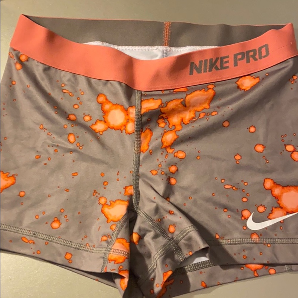 Nike pro spandex size small